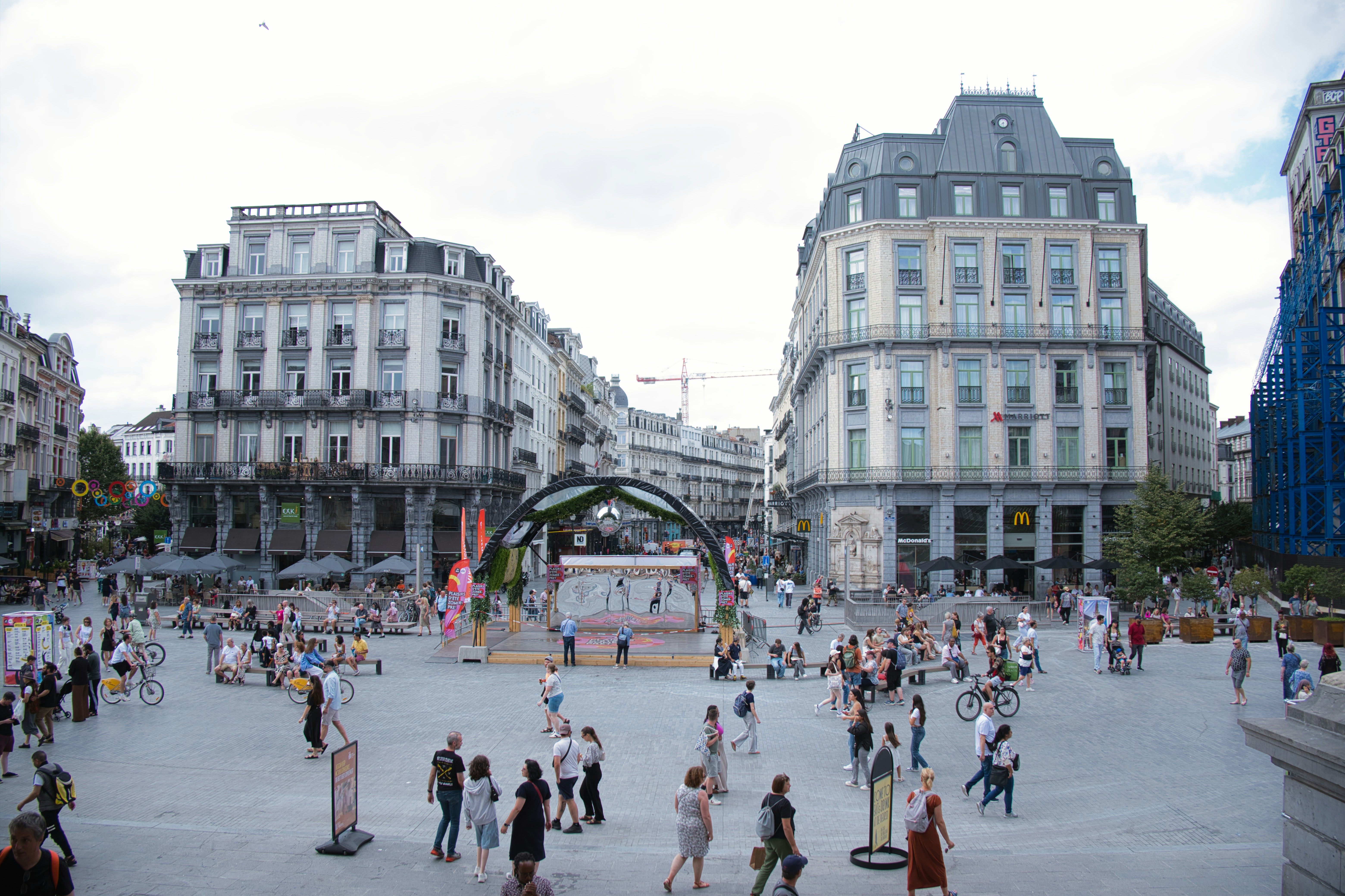 Civic space: pedestrianised town centre with wayfinding and public realm